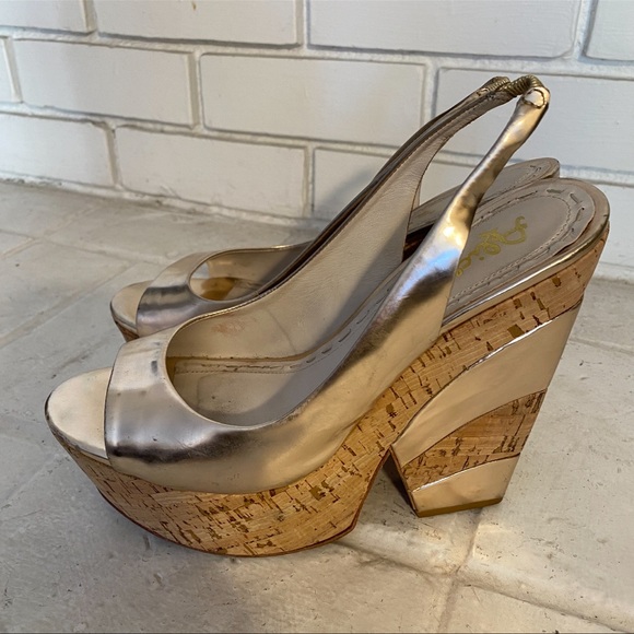 ALICE + OLIVIA Open Tote Wedge Size 40.5 Pale Gold - Picture 4 of 10